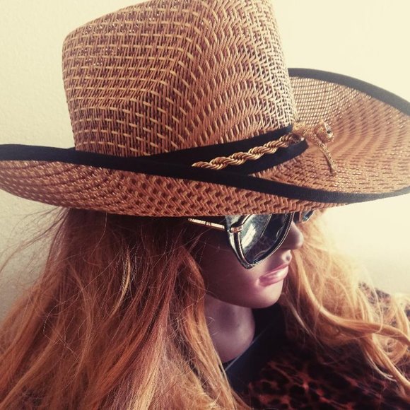 Tan Cowgirl Hat With Gold Chain with Phanter Head main image 3
